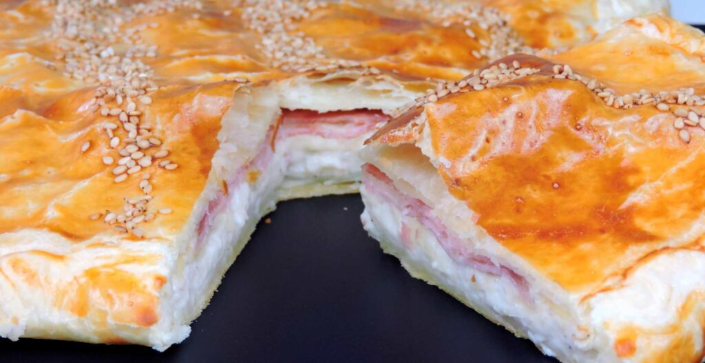 Empanada de hojaldre de jamón y queso 6
