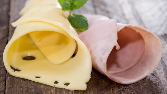 Empanada de hojaldre de jamón y queso 7