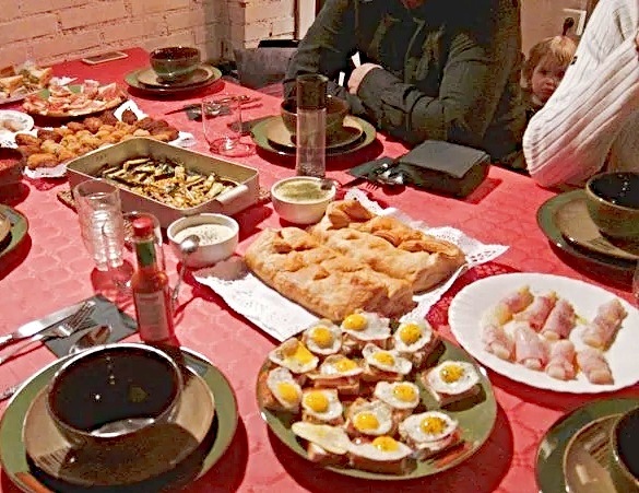 cena de picoteo con amigos 14