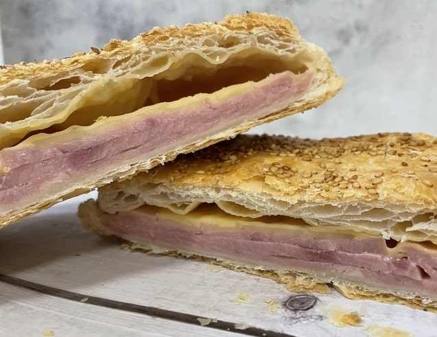 Empanda de queso y bacon 1